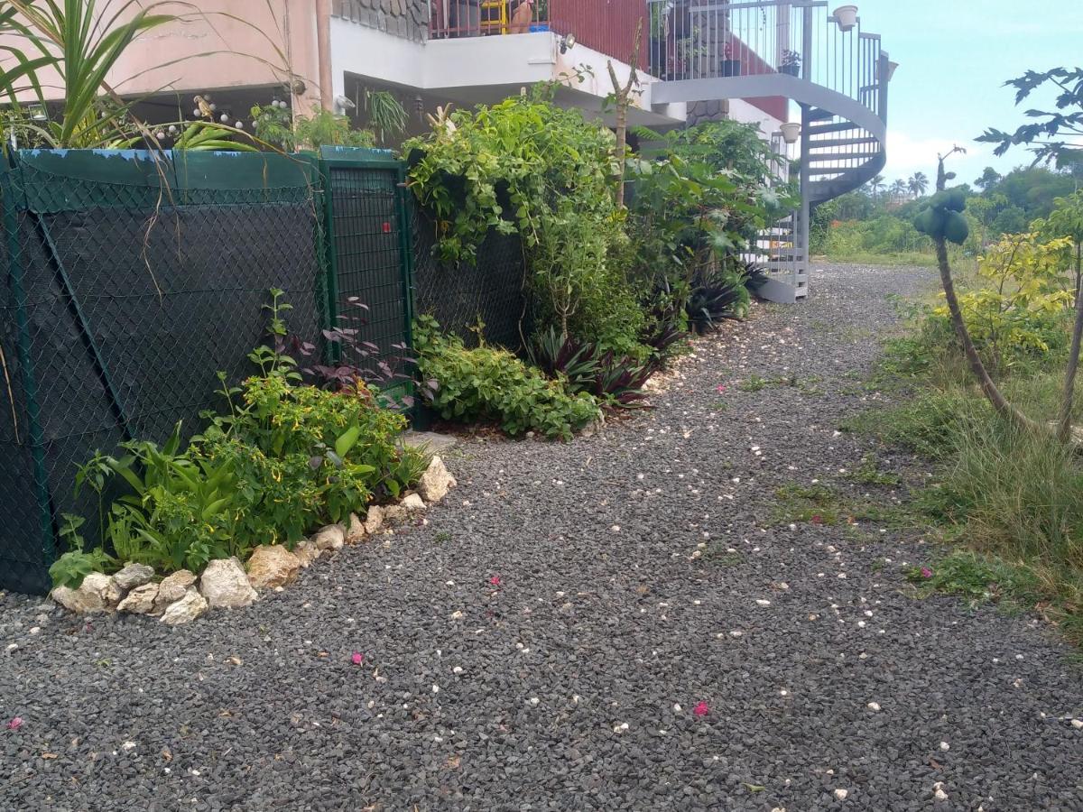 Chambre Avec Cuisine Et Sdb Semi-Privatives Separees Dans Un Ecrin De Verdure Les Abymes Eksteriør bilde